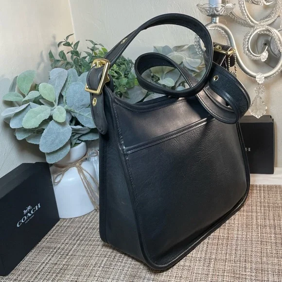 ❤️SOLD❤️Vintage Coach Navy Legacy Zip 9966 - Picture 3 of 11